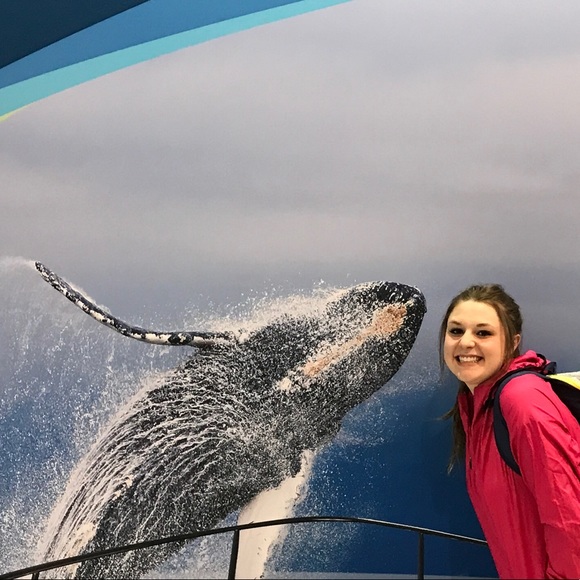 Lindsey Beames - Poshmark Profile Picture of Lindsey Beames (@lindseybeames) on Poshmark