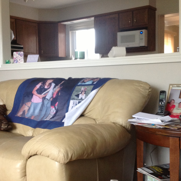 Profile Picture of Charlene Soleau (@charsol) on Poshmark