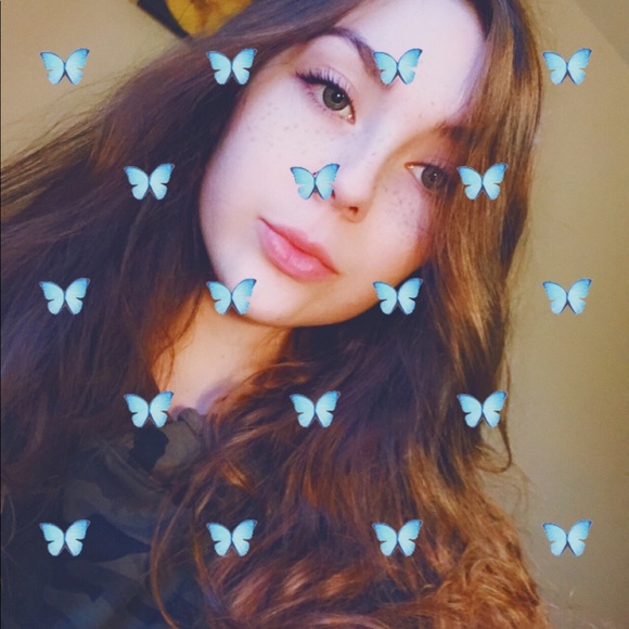 Profile Picture of Sydney Tuplin (@sydneytuplin78) on Poshmark