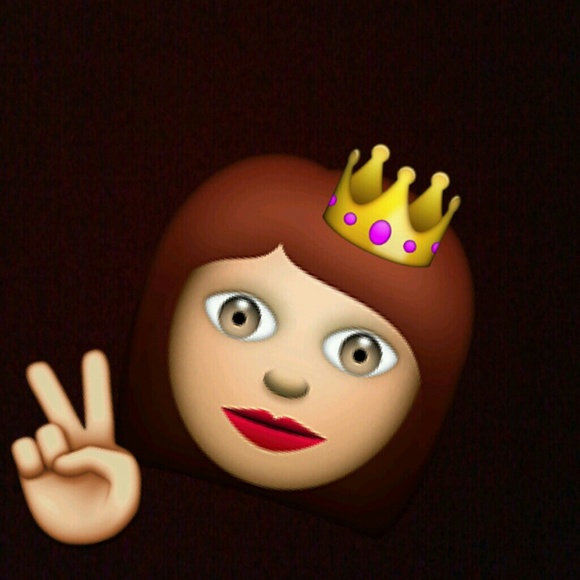 Profile Picture of Karime Ramirez (@sourcreame) on Poshmark