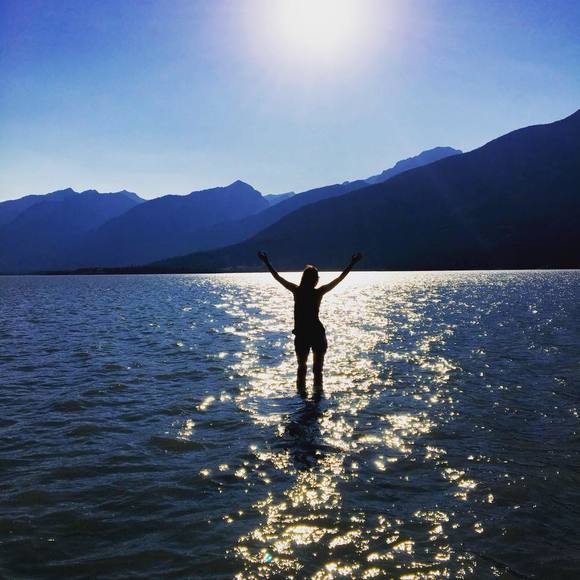 Profile Picture of Jennifer Loeppky (@loeppkyjennifer) on Poshmark