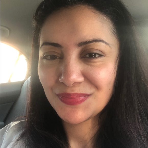 Profile Picture of Marian Morcos (@marianboushra) on Poshmark