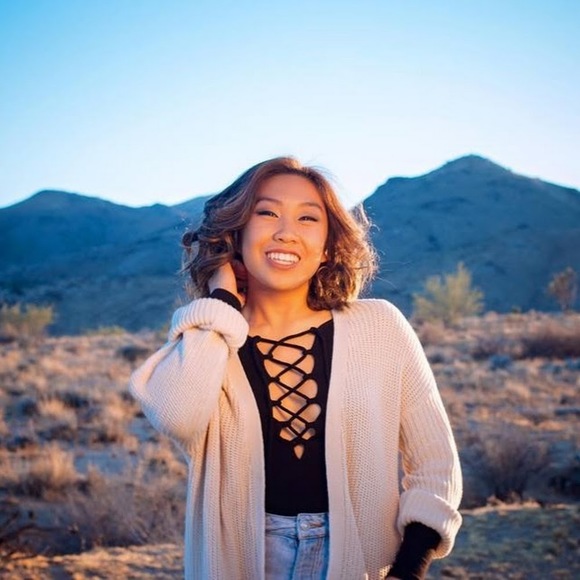 Profile Picture of Alyssa Bernal (@abern096) on Poshmark