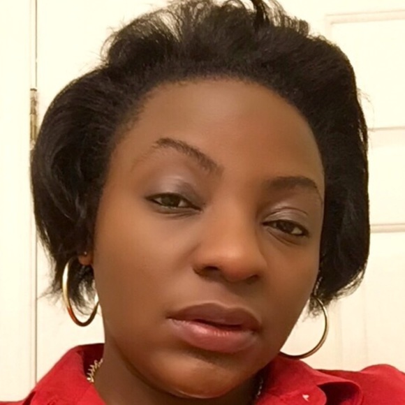 Profile Picture of Esther Lukoji (@feluchio) on Poshmark