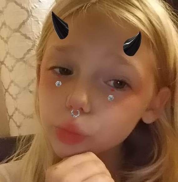 Profile Picture of Chloe Asselin (@chloechristine5) on Poshmark