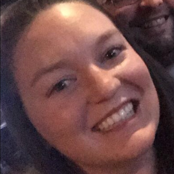 Profile Picture of Kristen Roskey (@keroskey) on Poshmark