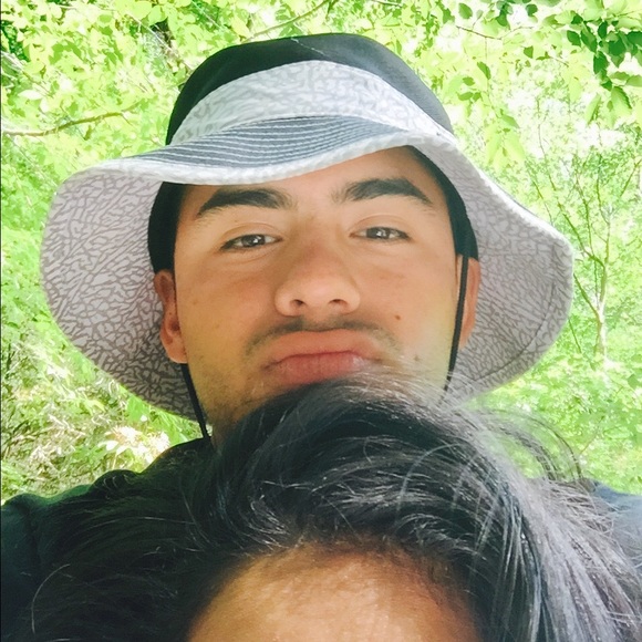 Profile Picture of Mark Fuentes (@ogg11) on Poshmark