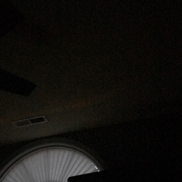 Profile Picture of Danielle Conover (@danielleconover) on Poshmark