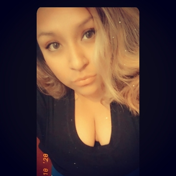 Profile Picture of Karen Bastian (@bastiank0309) on Poshmark