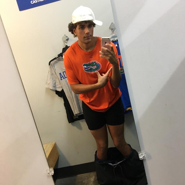 Profile Picture of KyLeCoLOn (@datboibote) on Tiktok