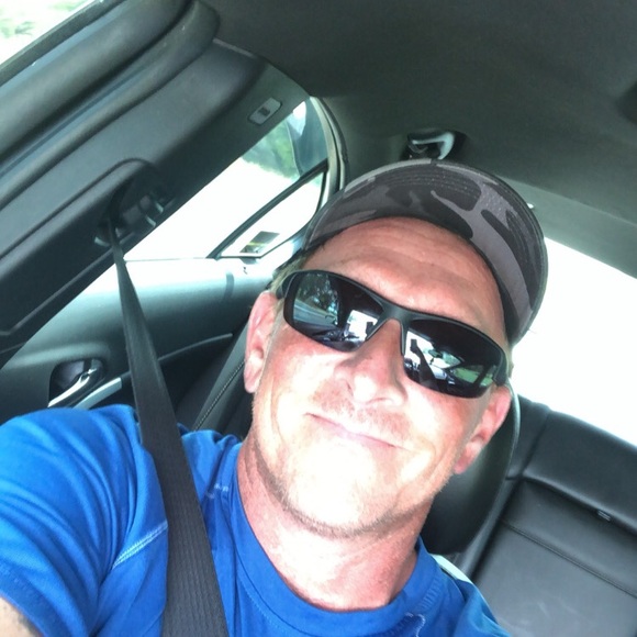 Profile Picture of John Quick (@jquick66) on Poshmark