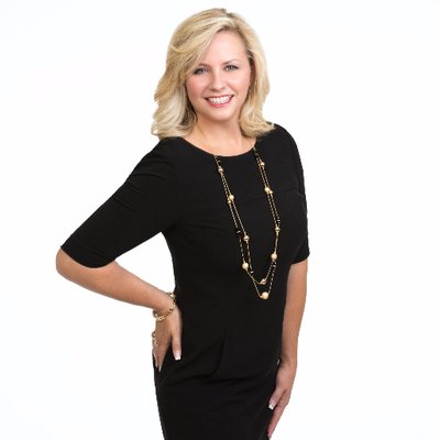 Profile Picture of Kelsey Tanner-Hicks (@homesbyhicks) on Twitter