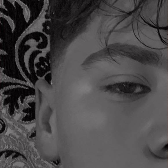 Profile Picture of Omar Omar (@omar374) on Poshmark