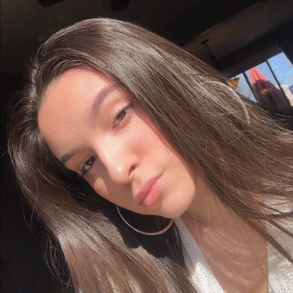 Profile Picture of Jolie Hadzicki (@joliemariex) on Poshmark