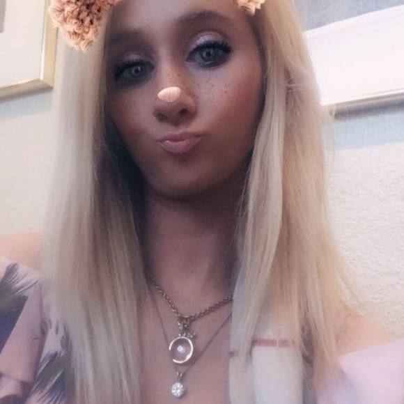 Profile Picture of Tanya Mcandrew (@tanyamcandrew) on Poshmark