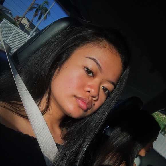 Profile Picture of Destynee Fagaragan (@destyneef) on Poshmark
