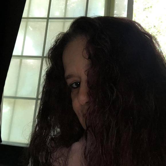 Profile Picture of Tina Betker (@tinabetker) on Poshmark