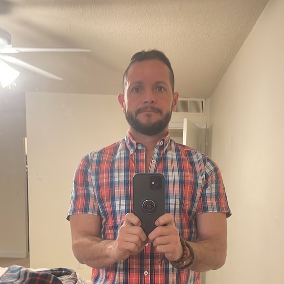 Alejandro Luque - Poshmark Profile Picture of Alejandro Luque (@aluque2007) on Poshmark