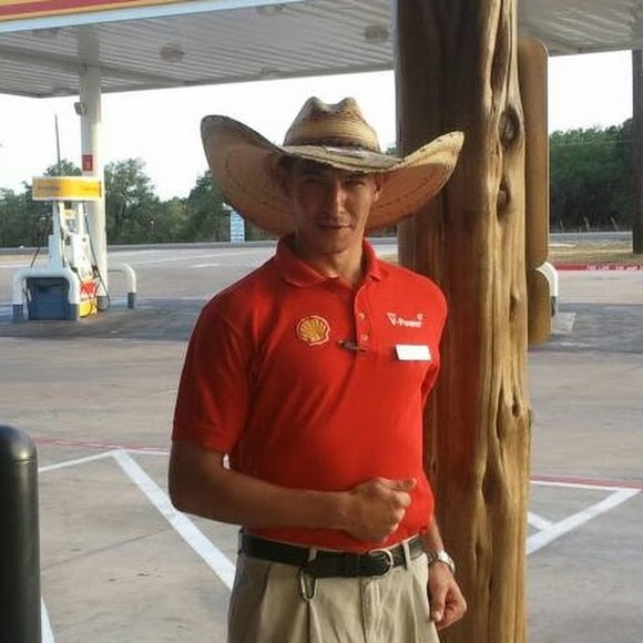 Profile Picture of Richard Cunningham (@ricjamz) on Poshmark