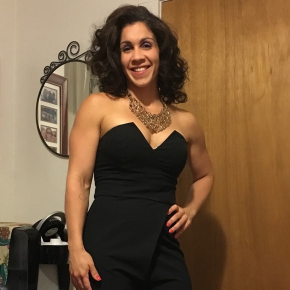 Profile Picture of Kina Coutavas (@kina220) on Poshmark