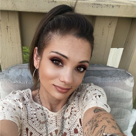 Profile Picture of Christy Boland (@crboland1990) on Poshmark