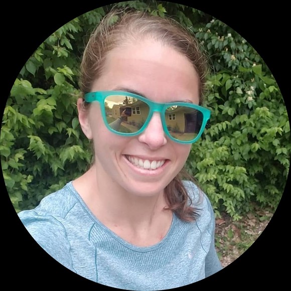 Profile Picture of Amanda Deblauw (@adeblauw) on Poshmark