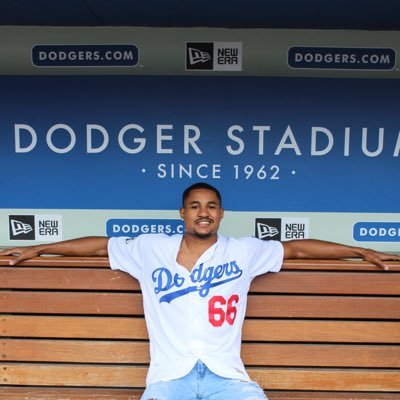 Profile Picture of Tellis Baker (@yung_baker) on Twitter