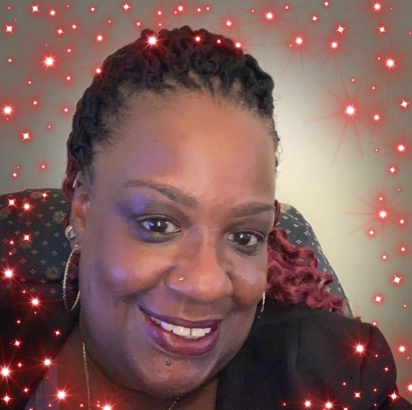 Profile Picture of Roselyn Biggers (@creedmoor) on Poshmark