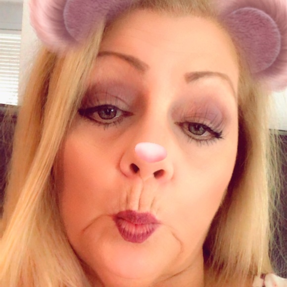 Profile Picture of Kim Trent (@4trents535) on Poshmark