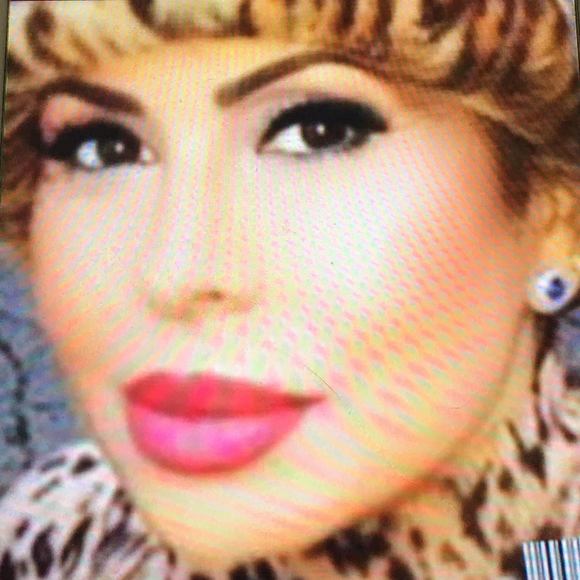 Profile Picture of Roxana Tognetti (@roxanatognetti) on Poshmark