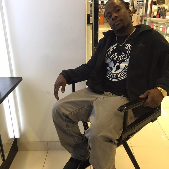 Profile Picture of Gerald Haskins (@geraldhaskins) on Poshmark