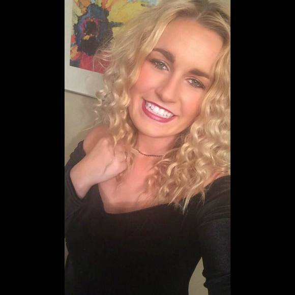 Profile Picture of Kallie Mcsperrin (@kalliemac) on Poshmark