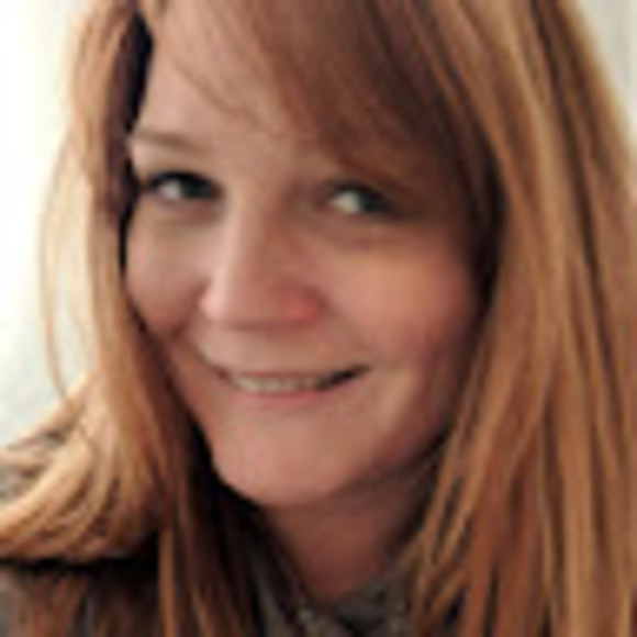 Profile Picture of Heidi Elenbaas (@heidijoy86) on Poshmark