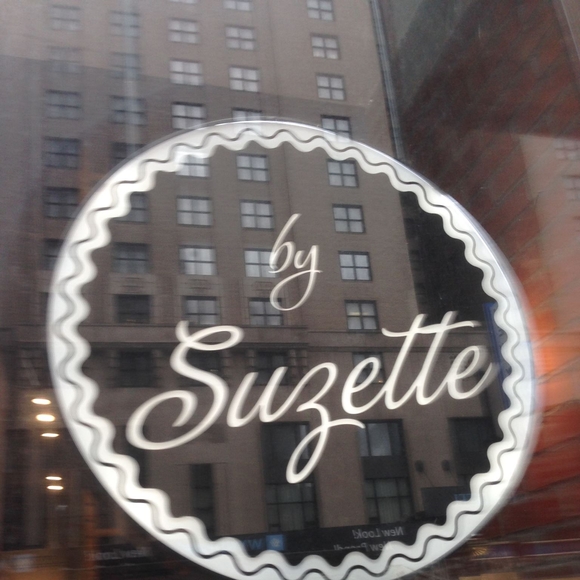 Profile Picture of Suzette Feurtado (@suzi23) on Poshmark