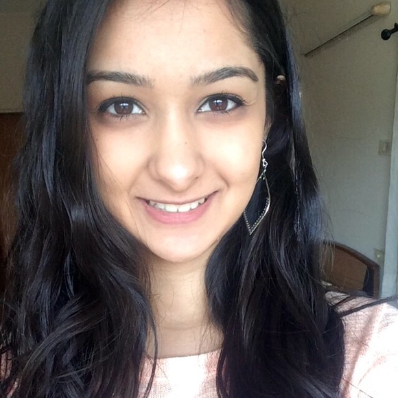 Profile Picture of Ashna Patel (@ashna1218) on Poshmark