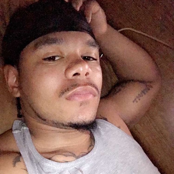 Profile Picture of Andrae Larry (@drelarry3636) on Poshmark