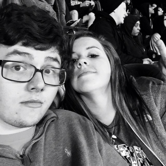 Profile Picture of Alex Barnhart (@barney138) on Poshmark