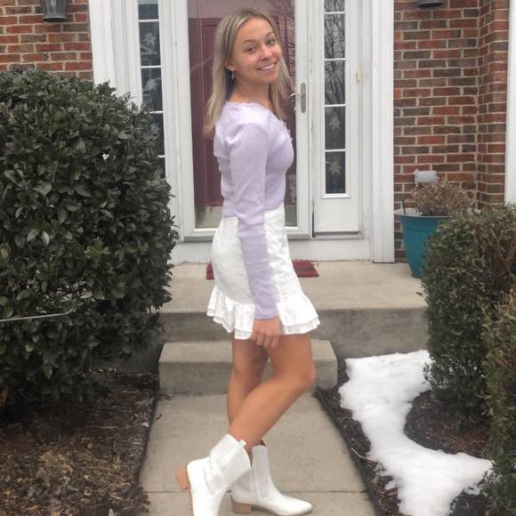 Profile Picture of Madi Schnepfe (@dancelucky8) on Poshmark