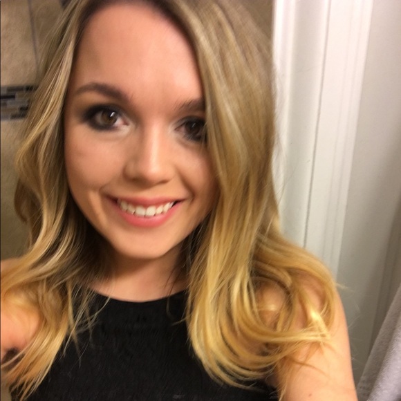 Profile Picture of Katarina Swackhamer (@katarinaswack) on Poshmark