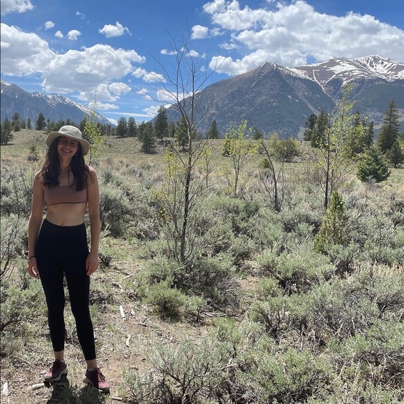 Profile Picture of Aliza Durack (@alizadurack) on Poshmark