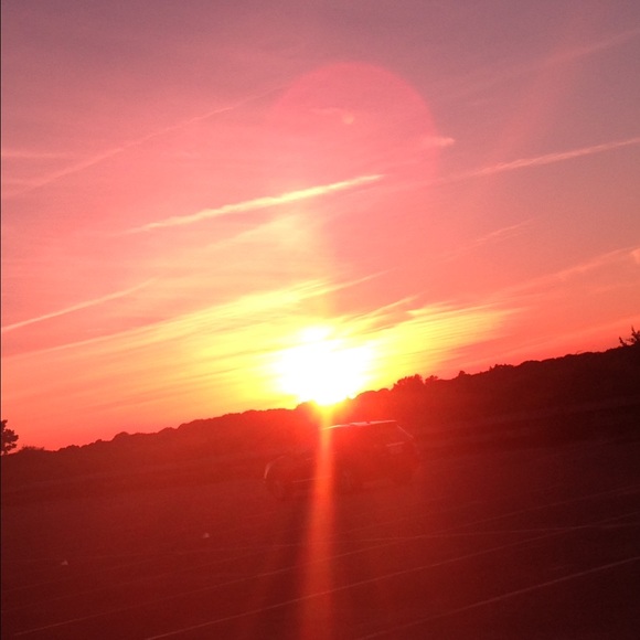 Profile Picture of Ava Evison (@ava_343) on Poshmark