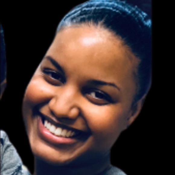 Profile Picture of Valery trinidad Trinidad (@veetrinidad) on Poshmark