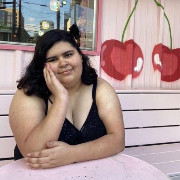 Profile Picture of Cassandra Vazquez (@cassivaz03) on Poshmark