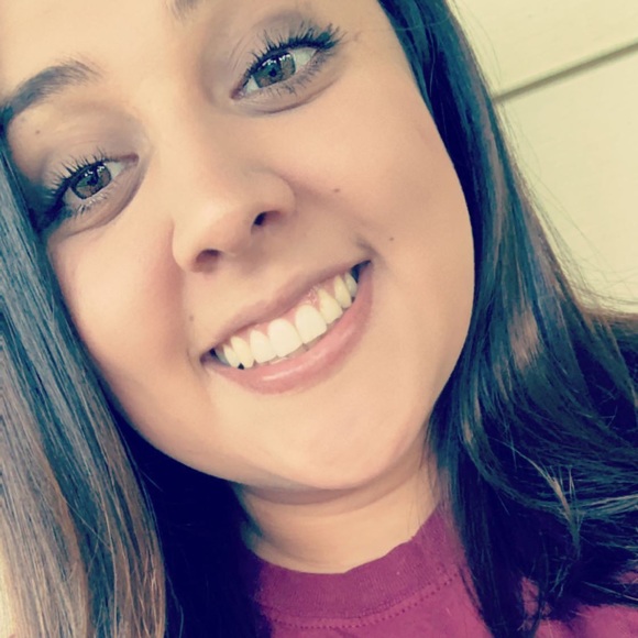 Profile Picture of Crystal Jauregui (@crystaljaure973) on Poshmark