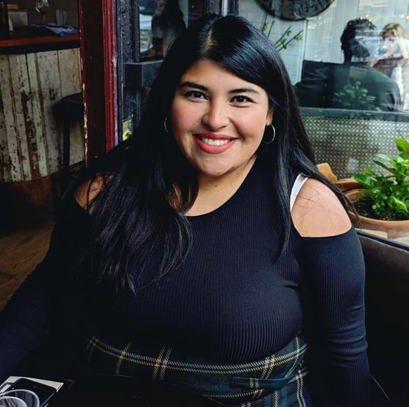 Profile Picture of Loren Hernandez (@lorenhernand781) on Poshmark