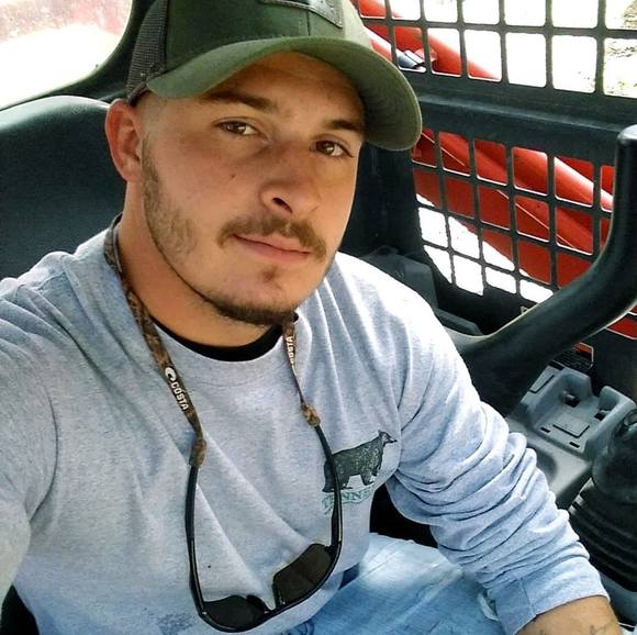 Profile Picture of Devon Rich (@dgrich22) on Poshmark