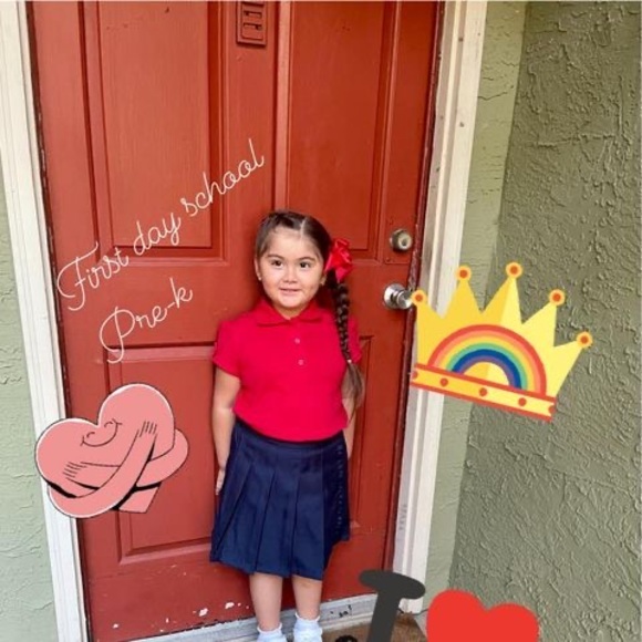 Profile Picture of Vianca Diaz (@delmidiaz6) on Poshmark