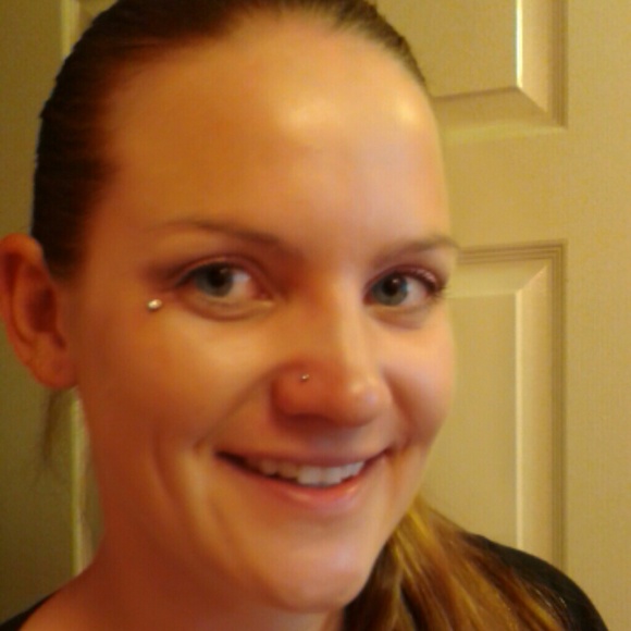 Profile Picture of Whitney Wilde (@wildewhit) on Poshmark