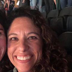 Profile Picture of AmandaL (@amandalewey7) on Tiktok