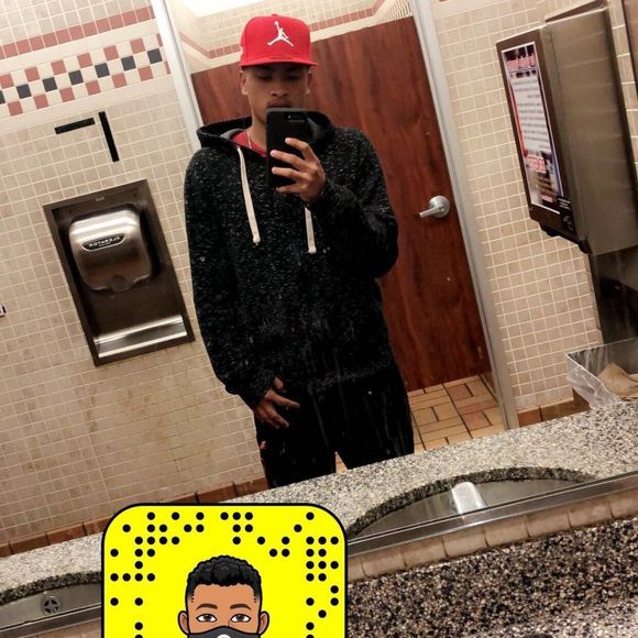 Profile Picture of Jose Vasques (@josevasques669) on Poshmark